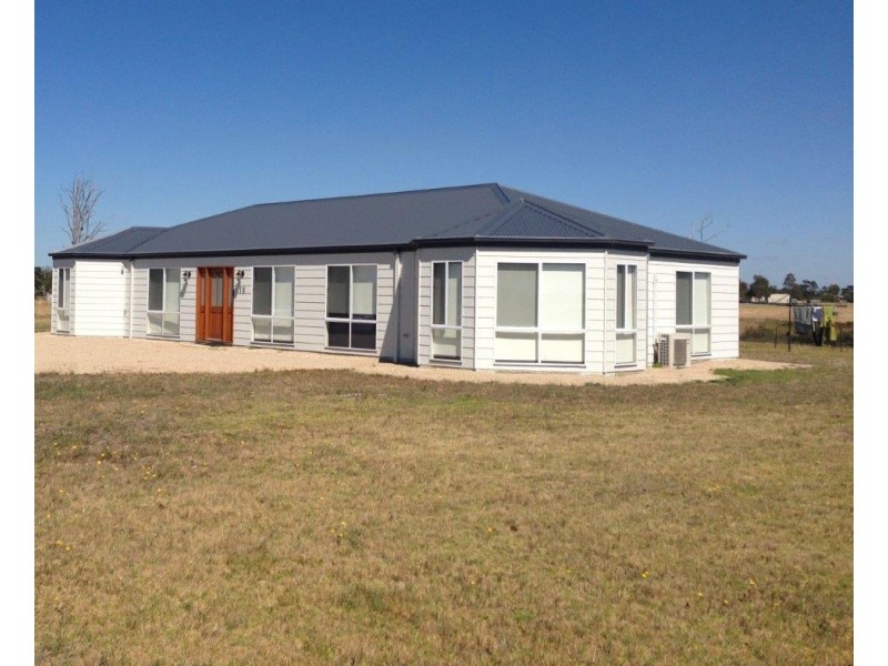 19 Corins Crescent, Newlands Arm VIC 3875