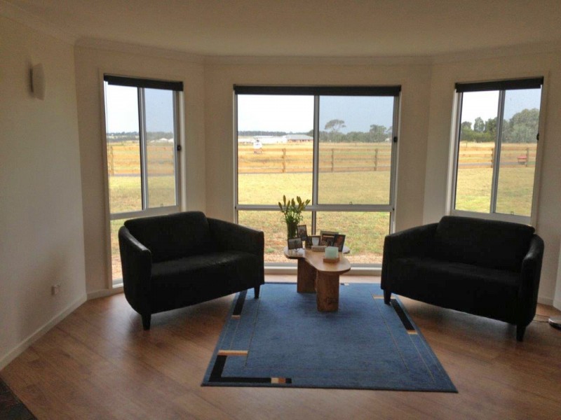 19 Corins Crescent, Newlands Arm VIC 3875