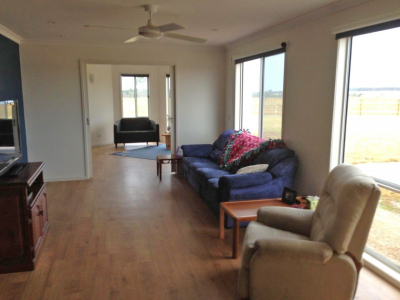 19 Corins Crescent, Newlands Arm VIC 3875