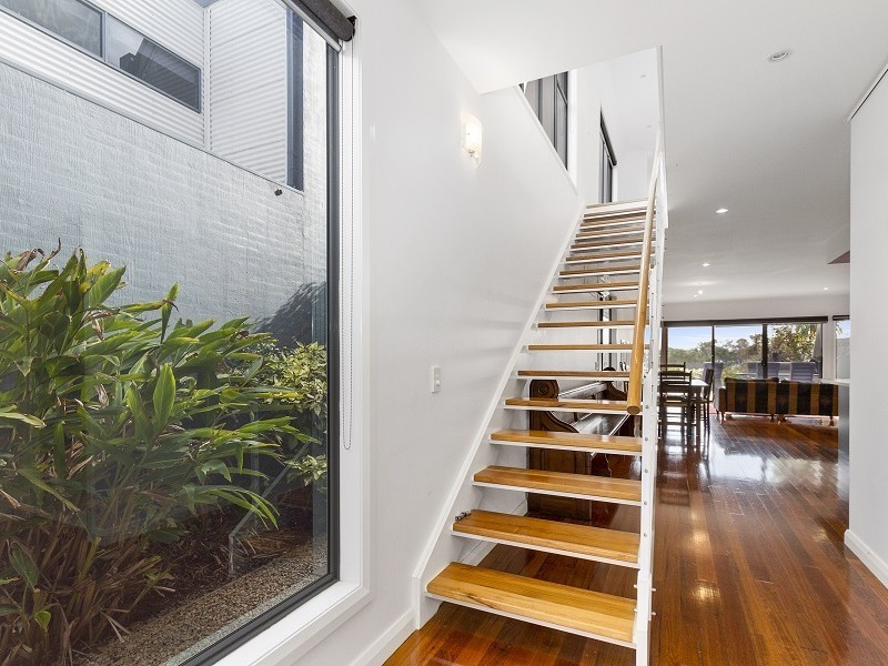 2/8 Seventh Parade, Raymond Island VIC 3880