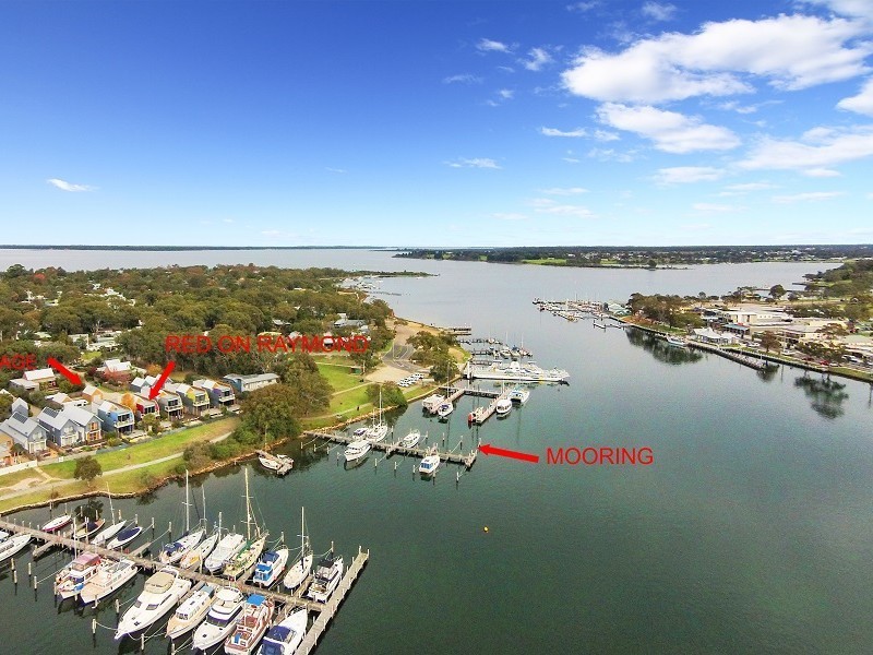2/8 Seventh Parade, Raymond Island VIC 3880
