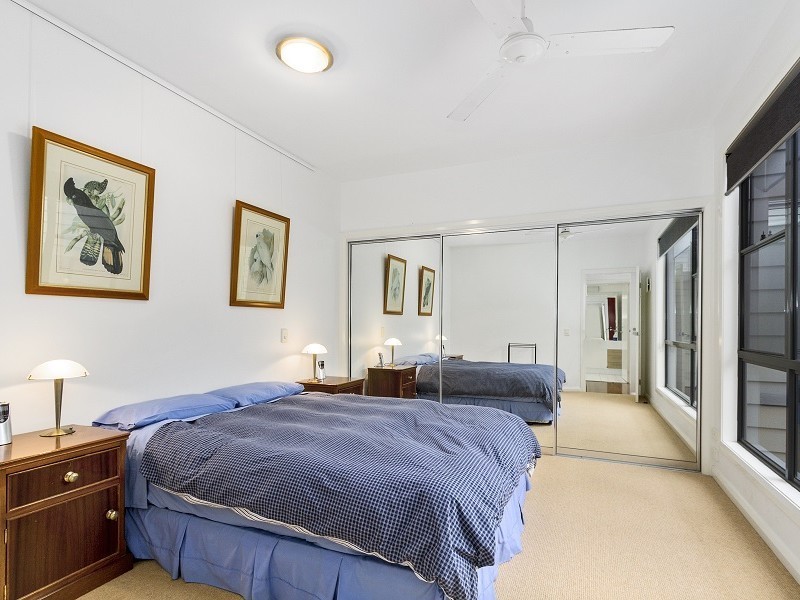 2/8 Seventh Parade, Raymond Island VIC 3880