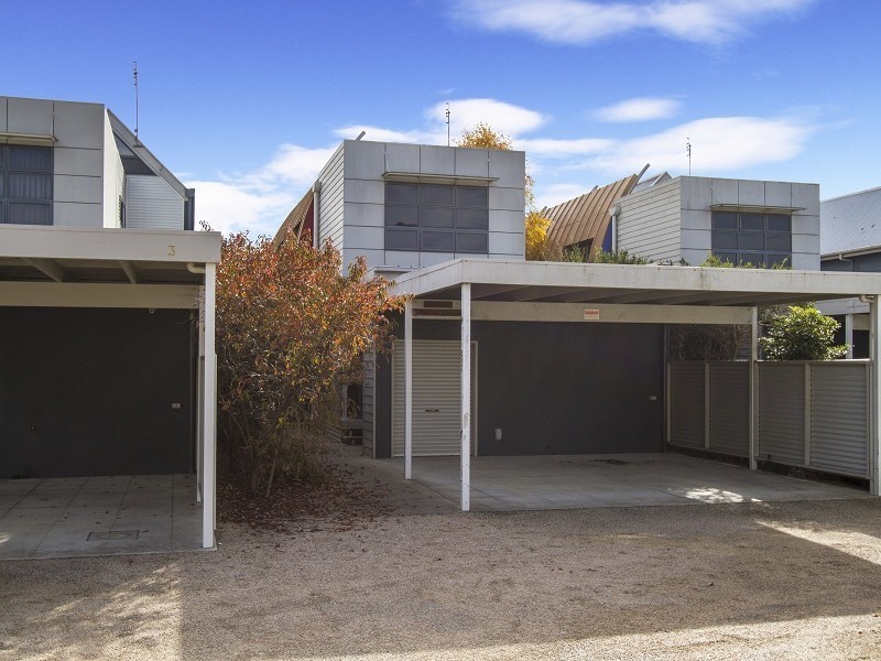 2/8 Seventh Parade, Raymond Island VIC 3880