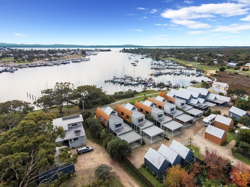 2/8 Seventh Parade, Raymond Island VIC 3880