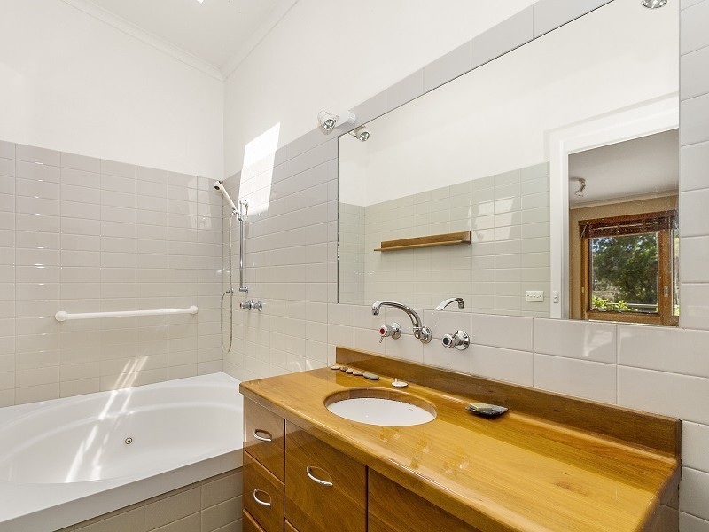 245 Lake Victoria Road, Eagle Point VIC 3878