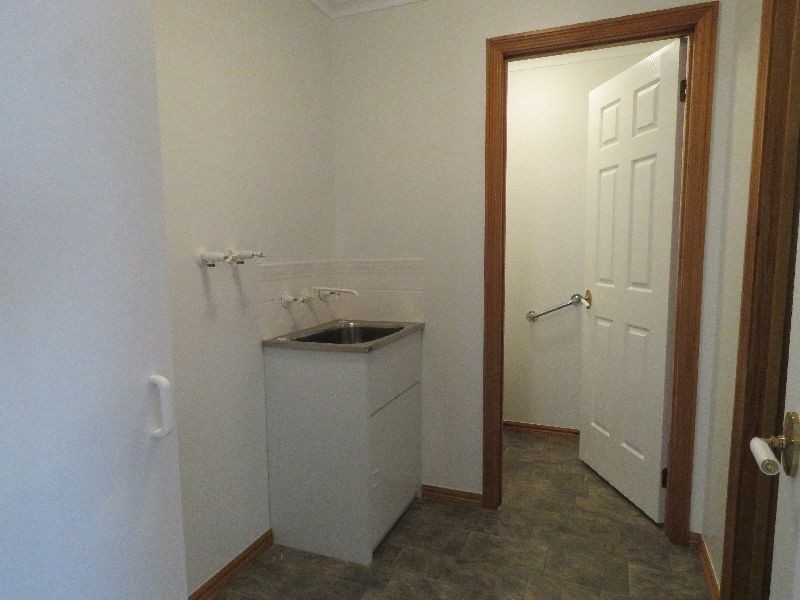 Villa 3/1-5 Canal Road, Paynesville VIC 3880