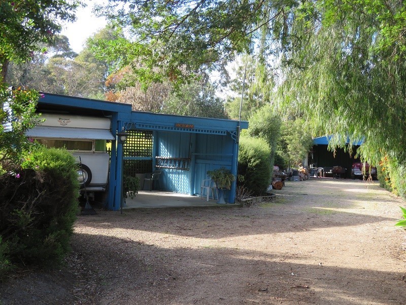 35 Tenth Avenue, Raymond Island VIC 3880