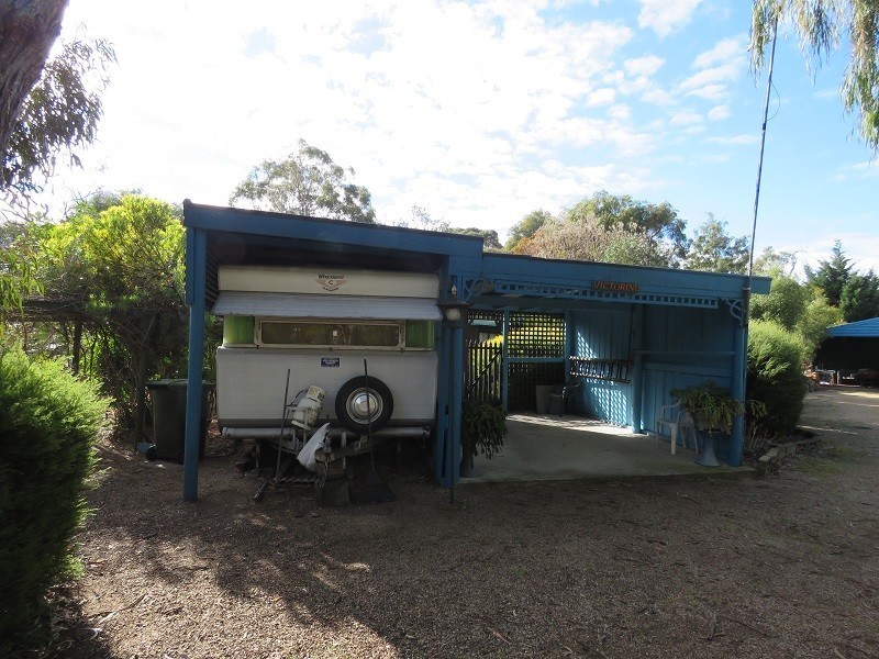 35 Tenth Avenue, Raymond Island VIC 3880