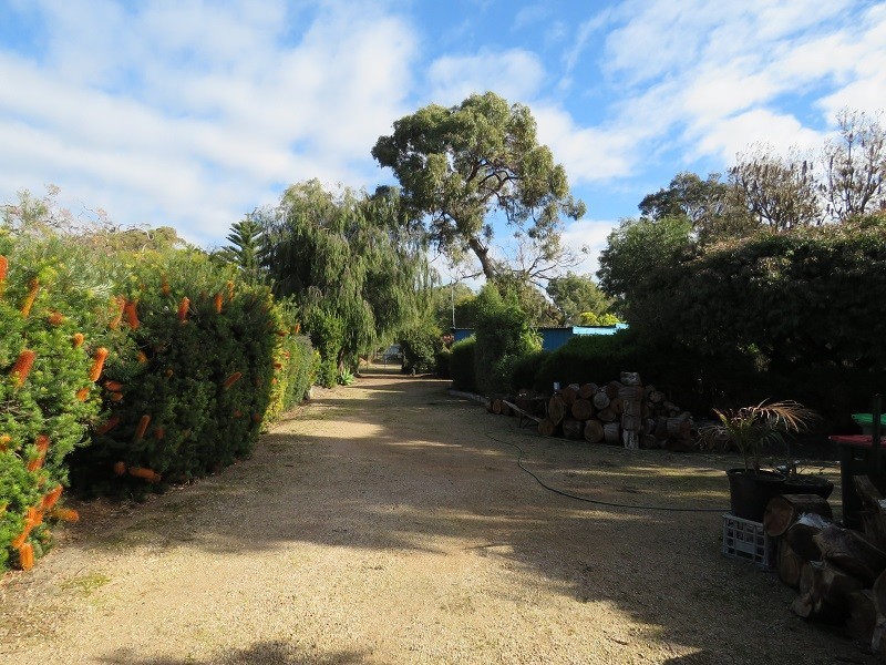 35 Tenth Avenue, Raymond Island VIC 3880