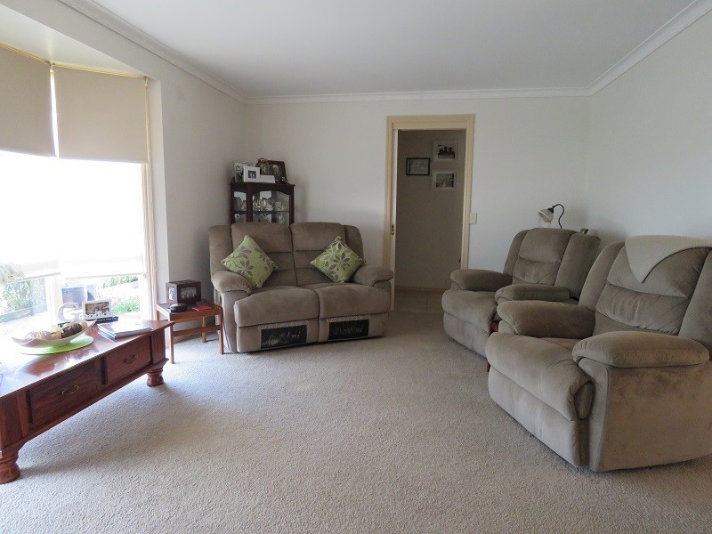 37 Fullarton Drive, Paynesville VIC 3880