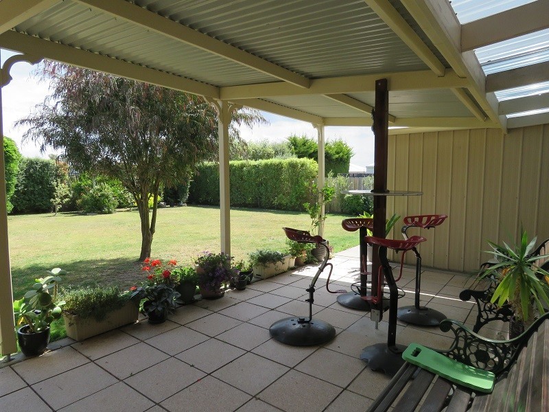 37 Fullarton Drive, Paynesville VIC 3880