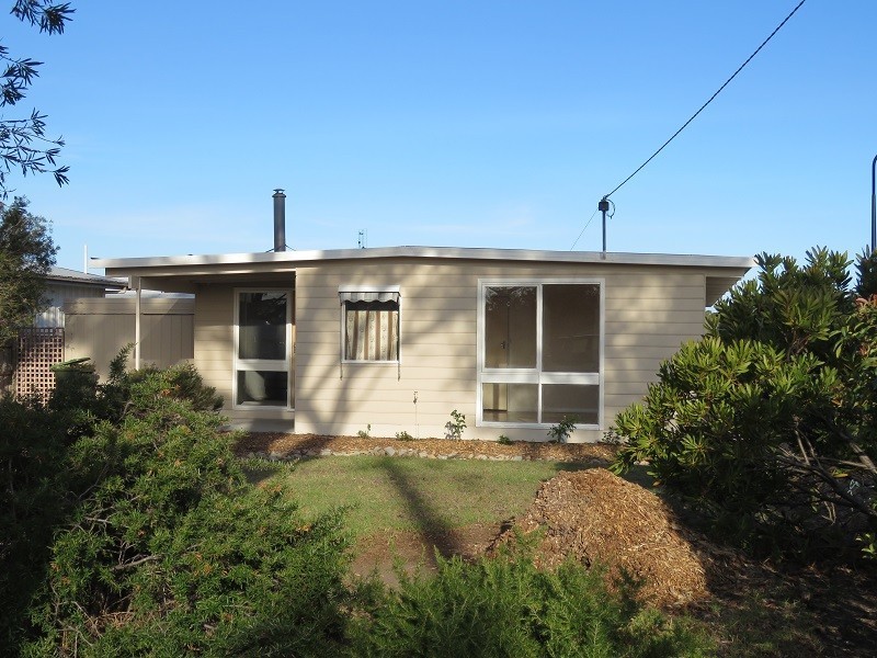 97 Bay Road, Eagle Point VIC 3878