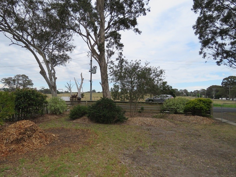 97 Bay Road, Eagle Point VIC 3878
