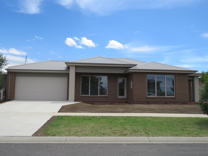 5 Eagle Bay Terrace, Eagle Point VIC 3878