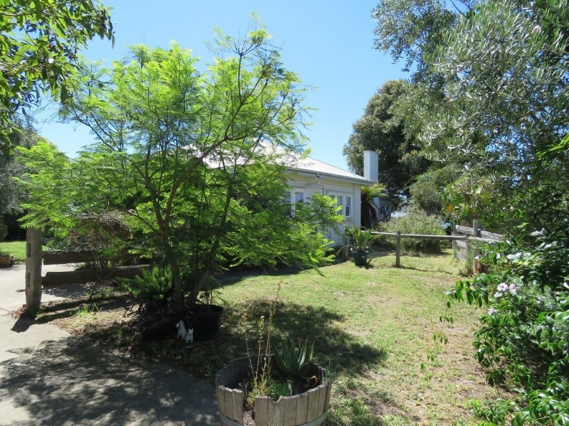 26 McMillan Grove, Paynesville VIC 3880