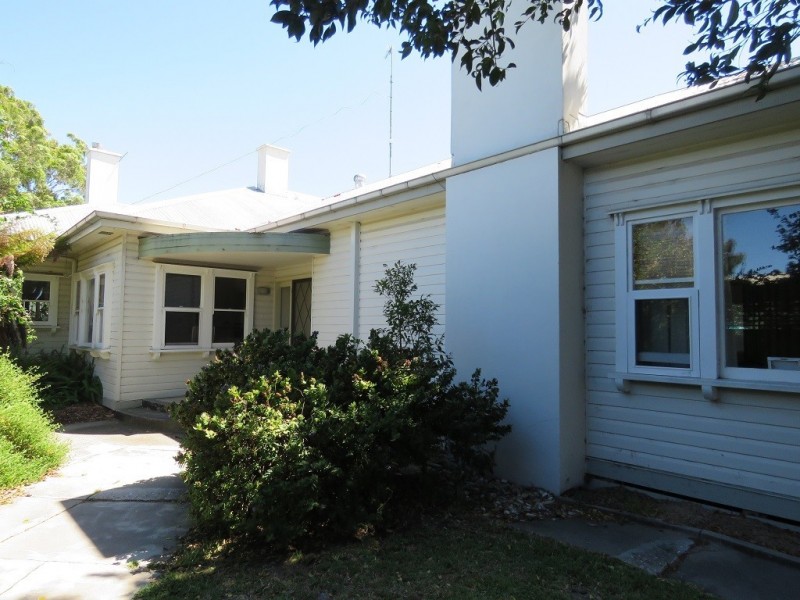 26 McMillan Grove, Paynesville VIC 3880