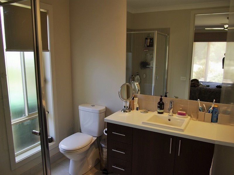 10 Wisteria Place, Paynesville VIC 3880