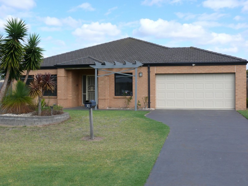31 May Park Drive, Paynesville VIC 3880