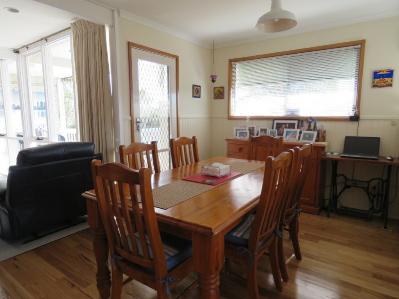 147 Bay Road, Eagle Point VIC 3878