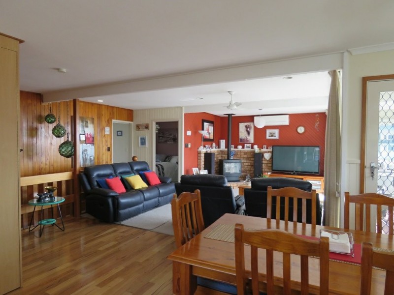 147 Bay Road, Eagle Point VIC 3878