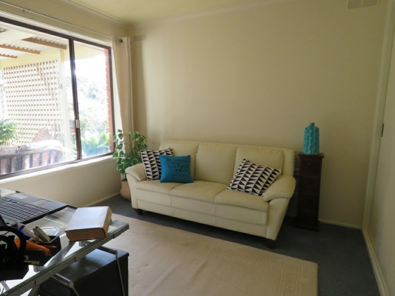 9 White Court, Eagle Point VIC 3878