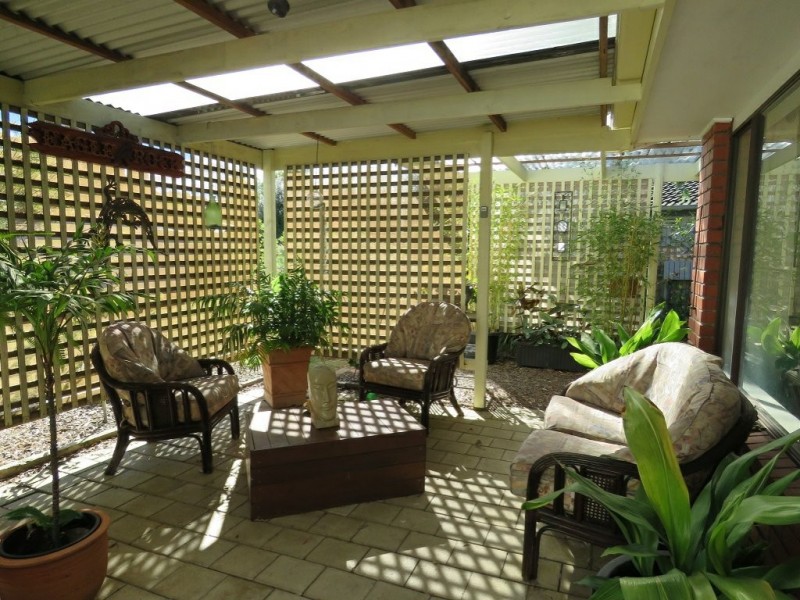 9 White Court, Eagle Point VIC 3878