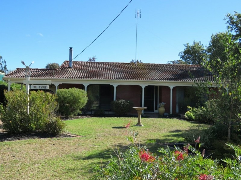 9 White Court, Eagle Point VIC 3878