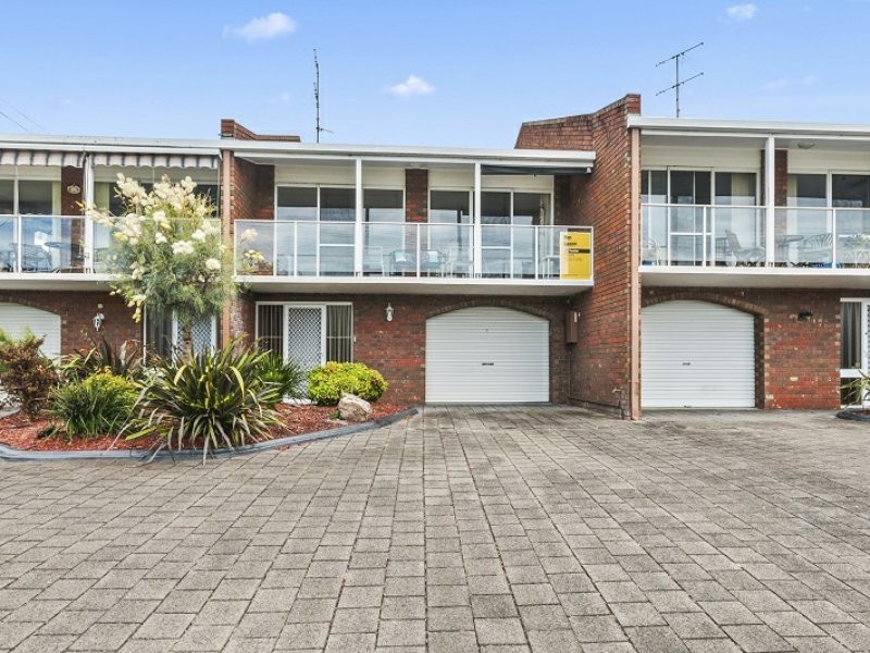 Unit 2/1-5 Main Road, Paynesville VIC 3880