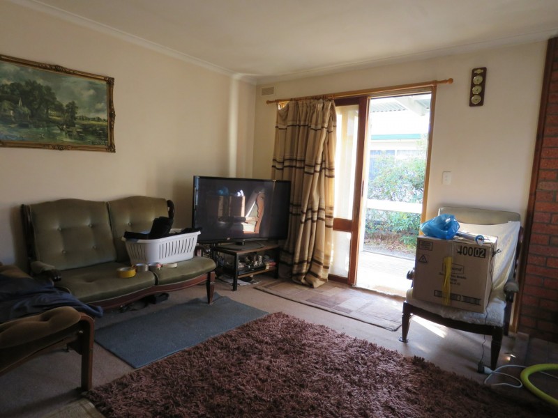 38 Tenth Avenue, Raymond Island VIC 3880