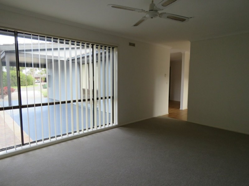 8 White Court, Eagle Point VIC 3878