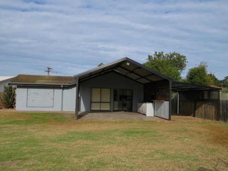 8 White Court, Eagle Point VIC 3878