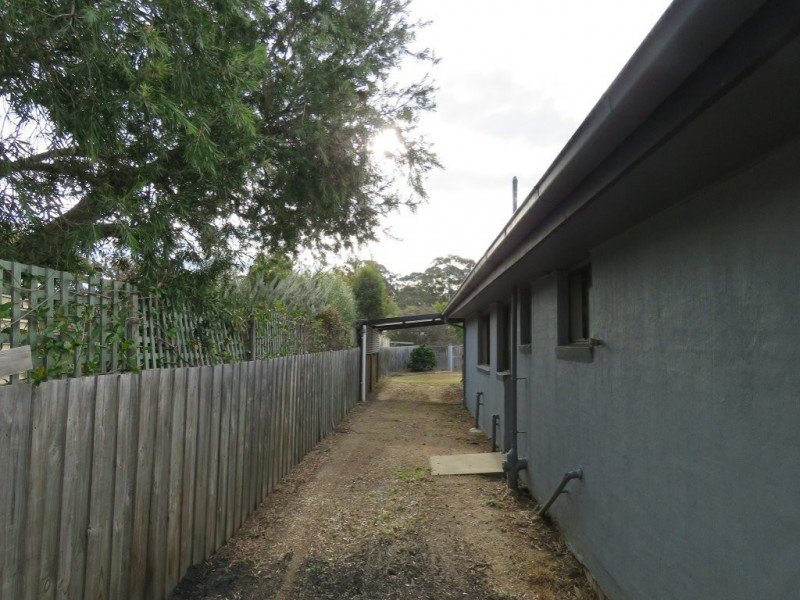8 White Court, Eagle Point VIC 3878