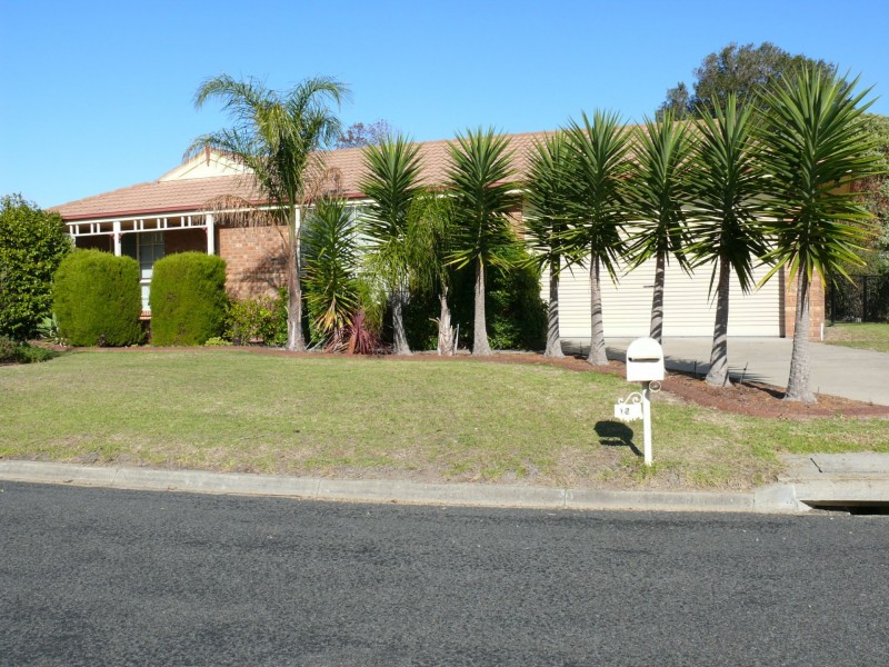 16 McMillan Grove, Paynesville VIC 3880