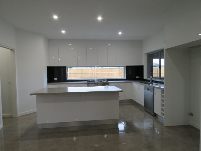 25 Eagle Bay Terrace, Eagle Point VIC 3878