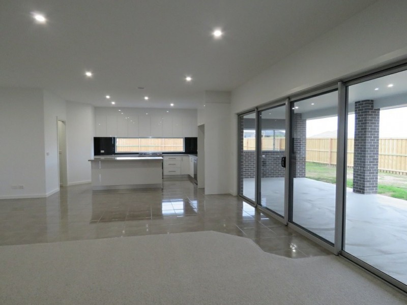 25 Eagle Bay Terrace, Eagle Point VIC 3878