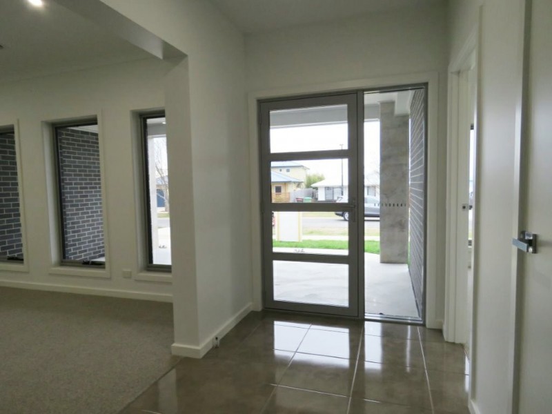 25 Eagle Bay Terrace, Eagle Point VIC 3878