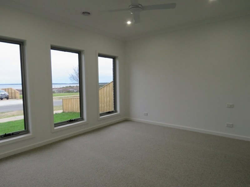 25 Eagle Bay Terrace, Eagle Point VIC 3878