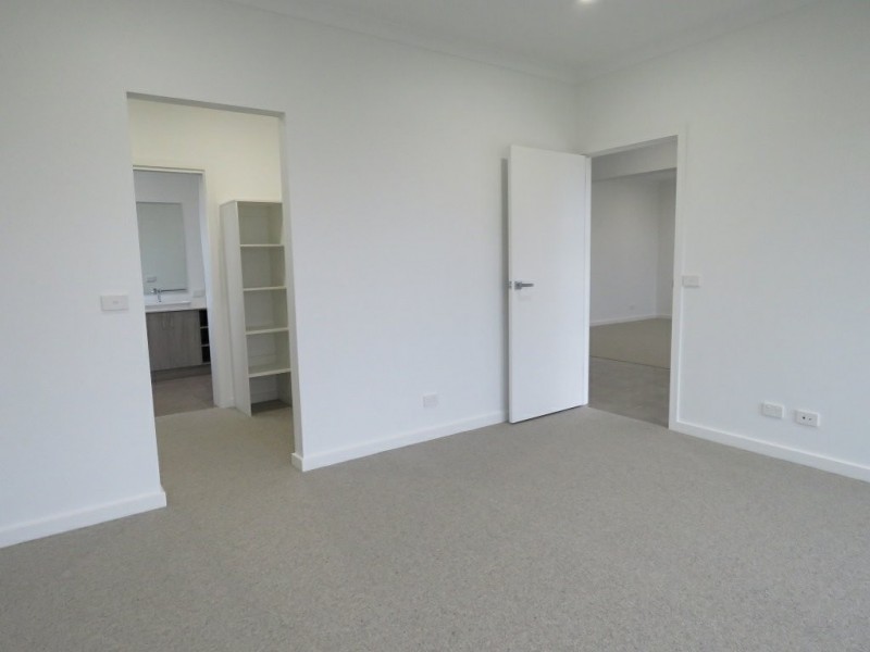 25 Eagle Bay Terrace, Eagle Point VIC 3878