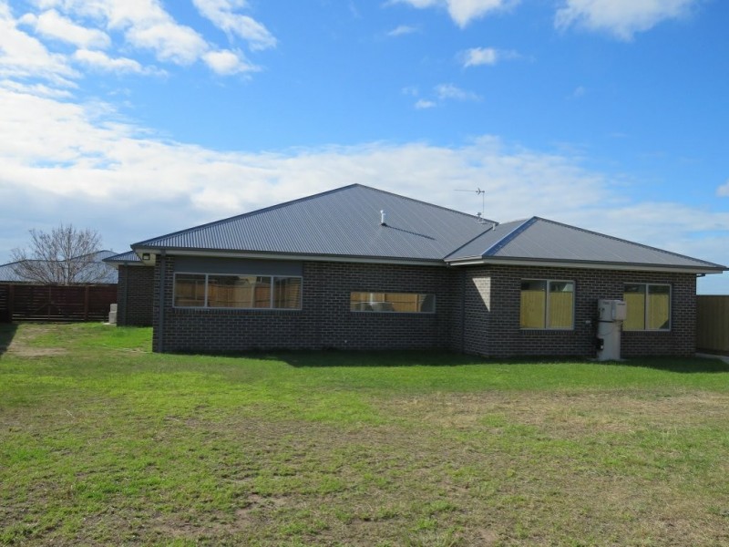 25 Eagle Bay Terrace, Eagle Point VIC 3878