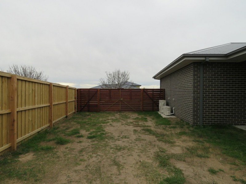 25 Eagle Bay Terrace, Eagle Point VIC 3878