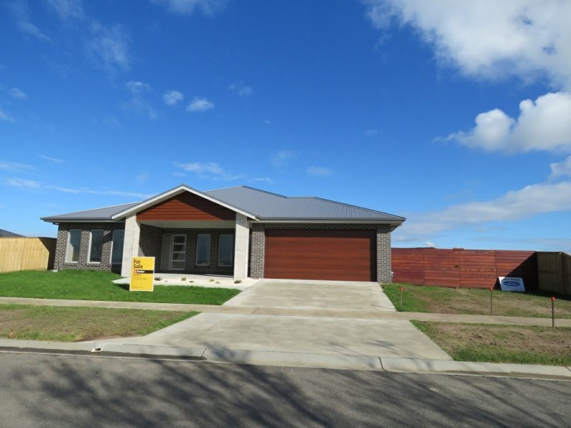 25 Eagle Bay Terrace, Eagle Point VIC 3878