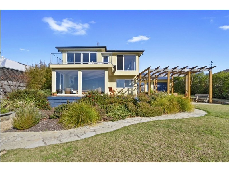26 Eagle Bay Terrace, Eagle Bay Village, Paynesville VIC 3880