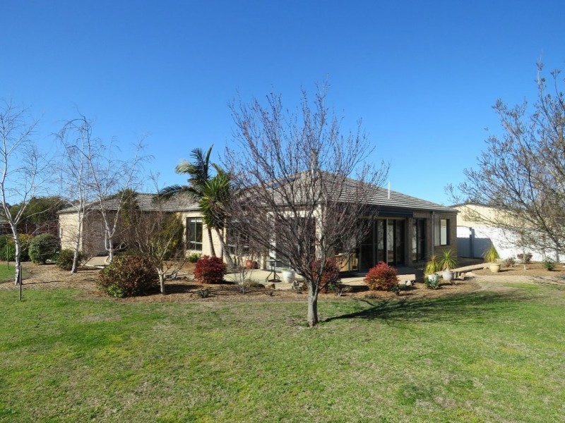 5 Riviera Close, Paynesville VIC 3880