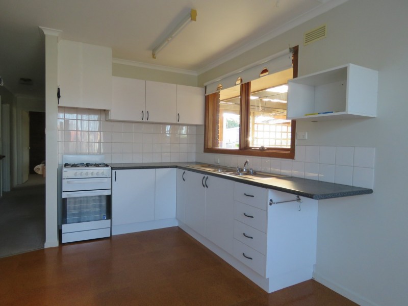 11 Kings Road, Paynesville VIC 3880