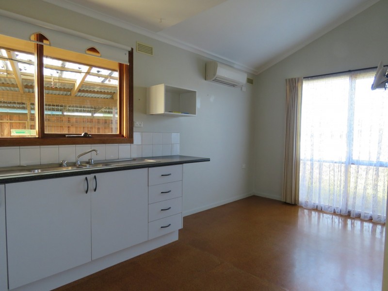11 Kings Road, Paynesville VIC 3880