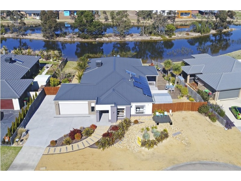 7 Magnolia Way, Paynesville VIC 3880