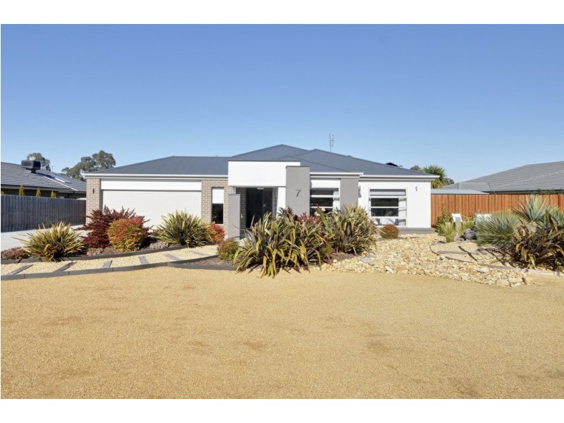 7 Magnolia Way, Paynesville VIC 3880