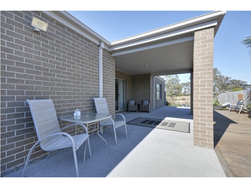 7 Magnolia Way, Paynesville VIC 3880