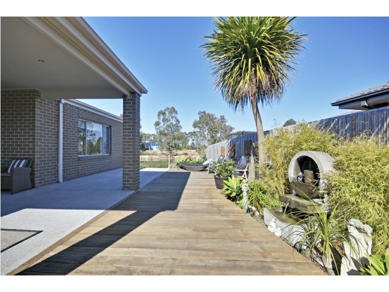 7 Magnolia Way, Paynesville VIC 3880