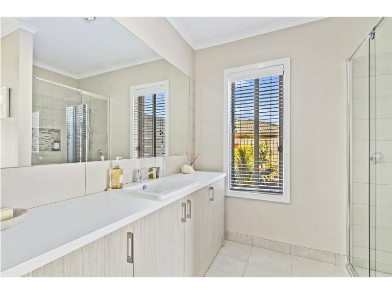 7 Magnolia Way, Paynesville VIC 3880